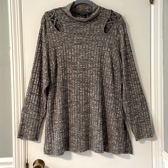 Zac & Rachel Woman sophisticated open shoulder detail tunic sweater 3X - Picture 1 of 10